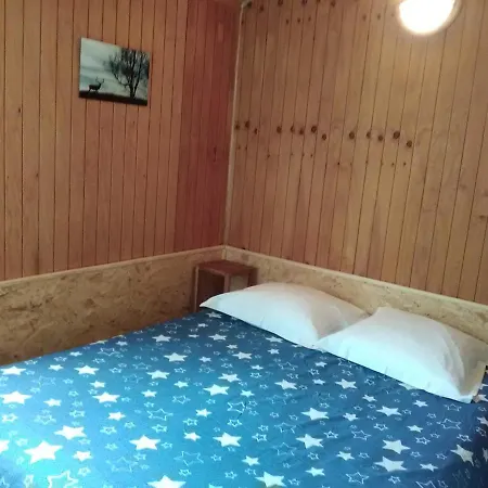 Les Quazemi A Σαλέ