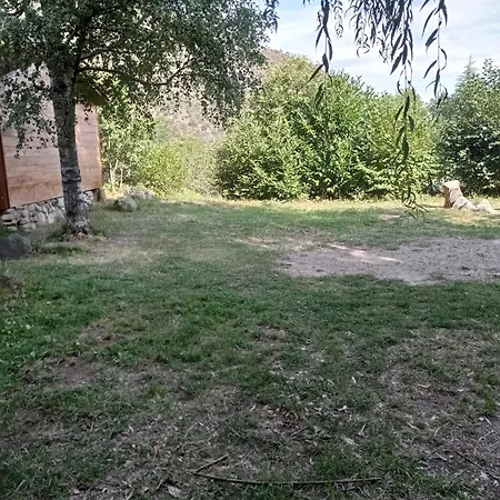 Les Quazemi A Σαλέ *